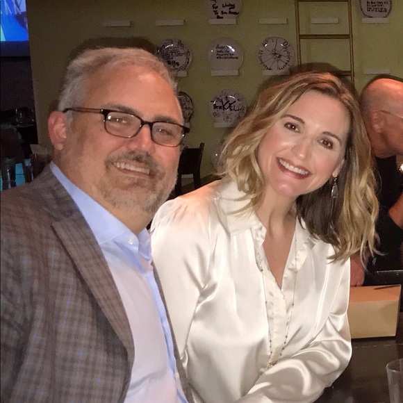 Meet your Posher, Lauralea - Picture 1 of 2